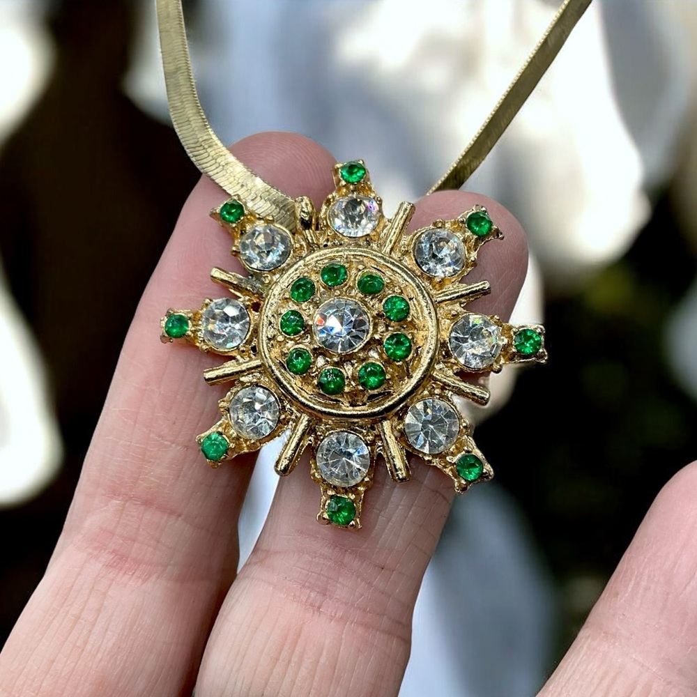 🌺Vintage Gold & Green Rhinestone Jewelry Set - Picture 3 of 9